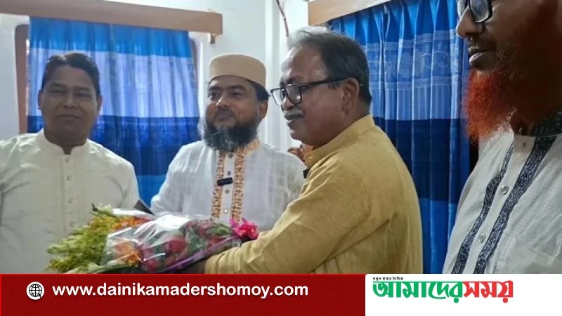 পরাজিত জামায়াত প্রার্থীর বাড়িতে ফুল নিয়ে গেলেন মির্জা ফয়সল